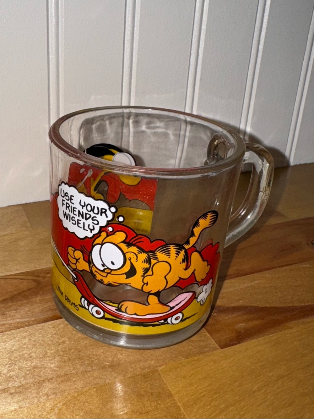 VINTAGE 1978 McDonald's Garfield Glass Mug Jim Davis "Use Your Friend's Wisely"